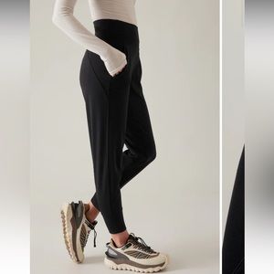 Athleta Venice jogger size medium tall